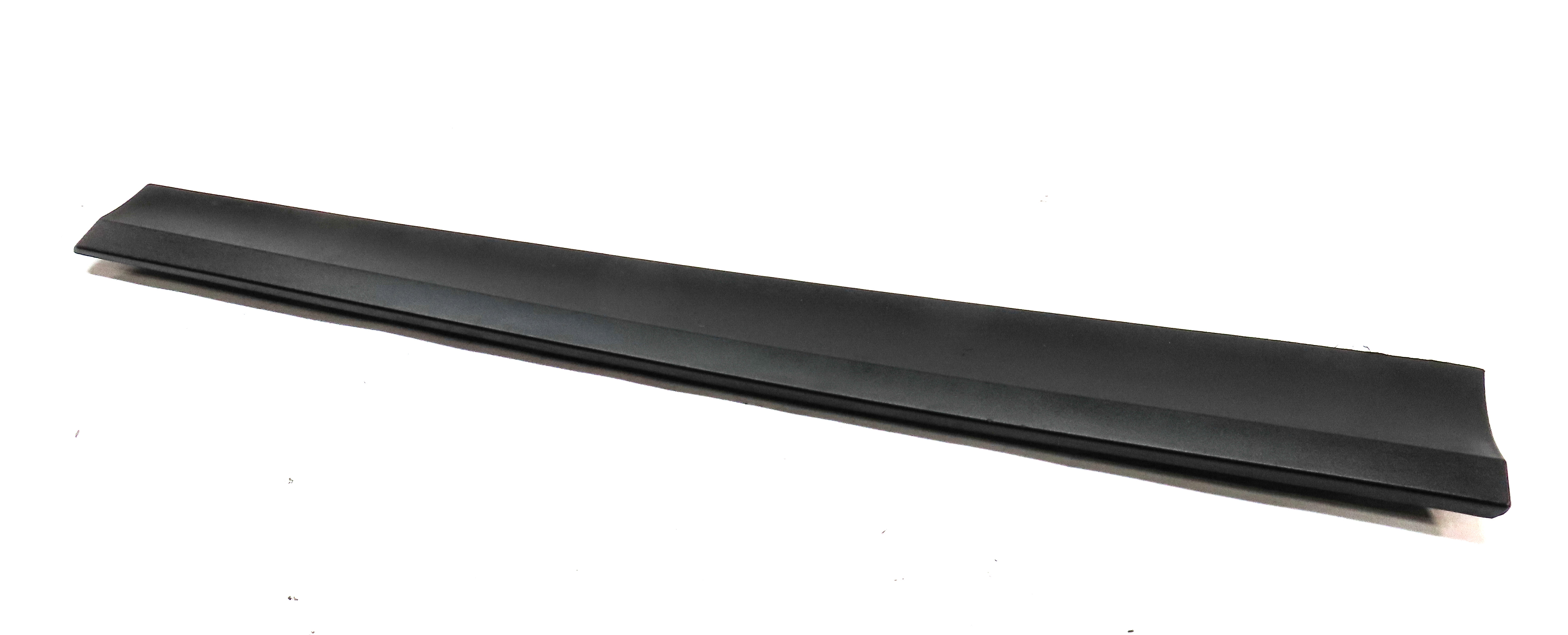 11-18 BMW X3 X4 (F25 26) FRONT RIGHT LOWER DOOR MOULDING TRIM (w/o M or X-LINE) — exact item pictured